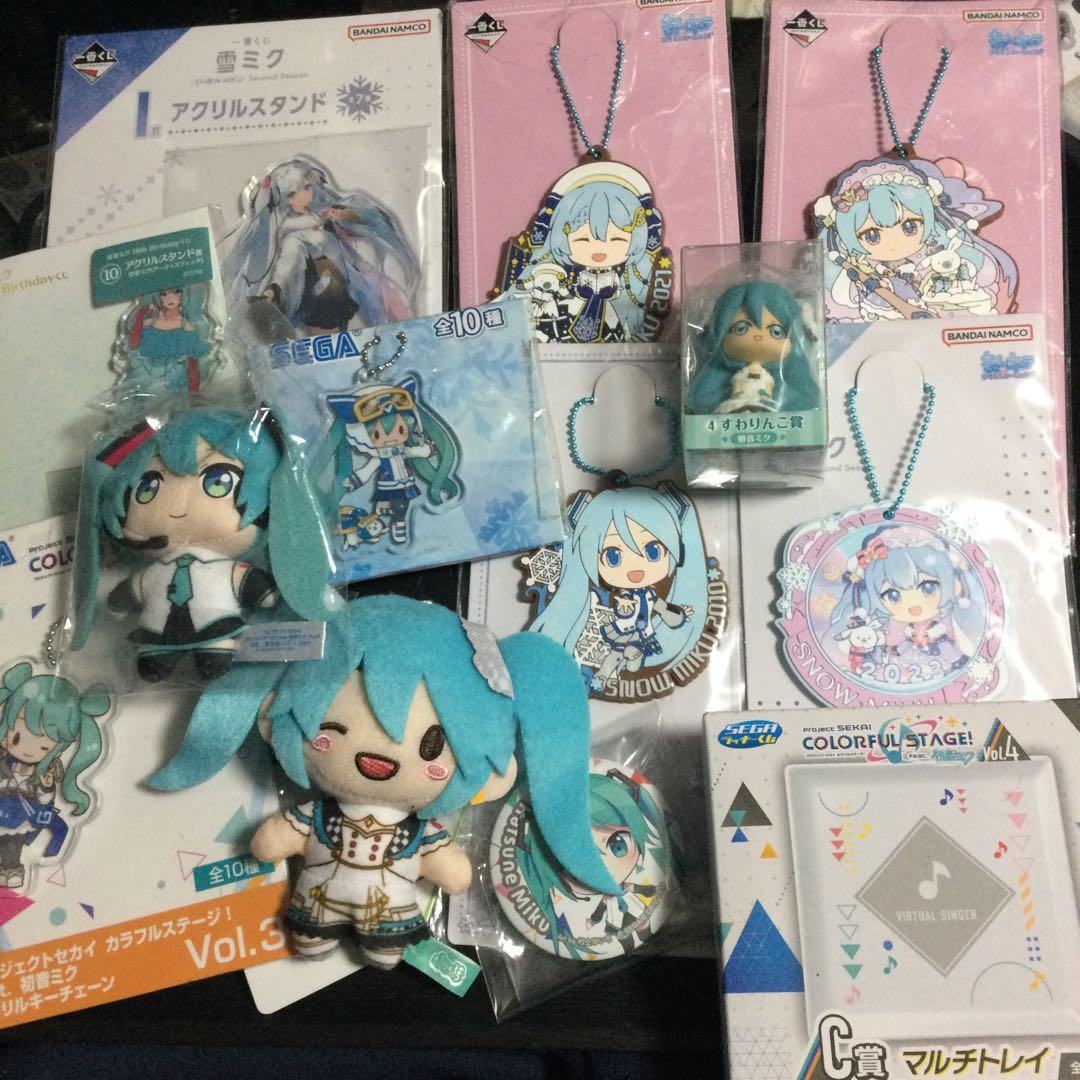 初音ミク グッズ まとめ アクリルスタンド 缶バッジ ぬいぐるみ - メルカリ