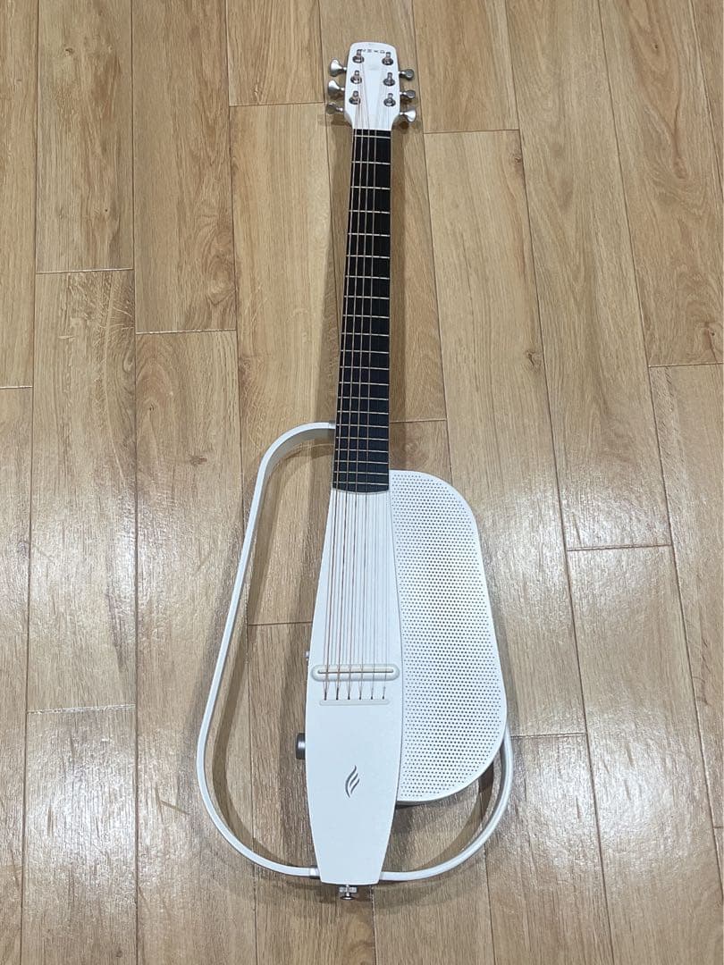 enya NEXG2 エレアコ　ギター　ホワイト　ケース付き ENYA NEXG 2: Smart Silent Travel Guitar with Looper