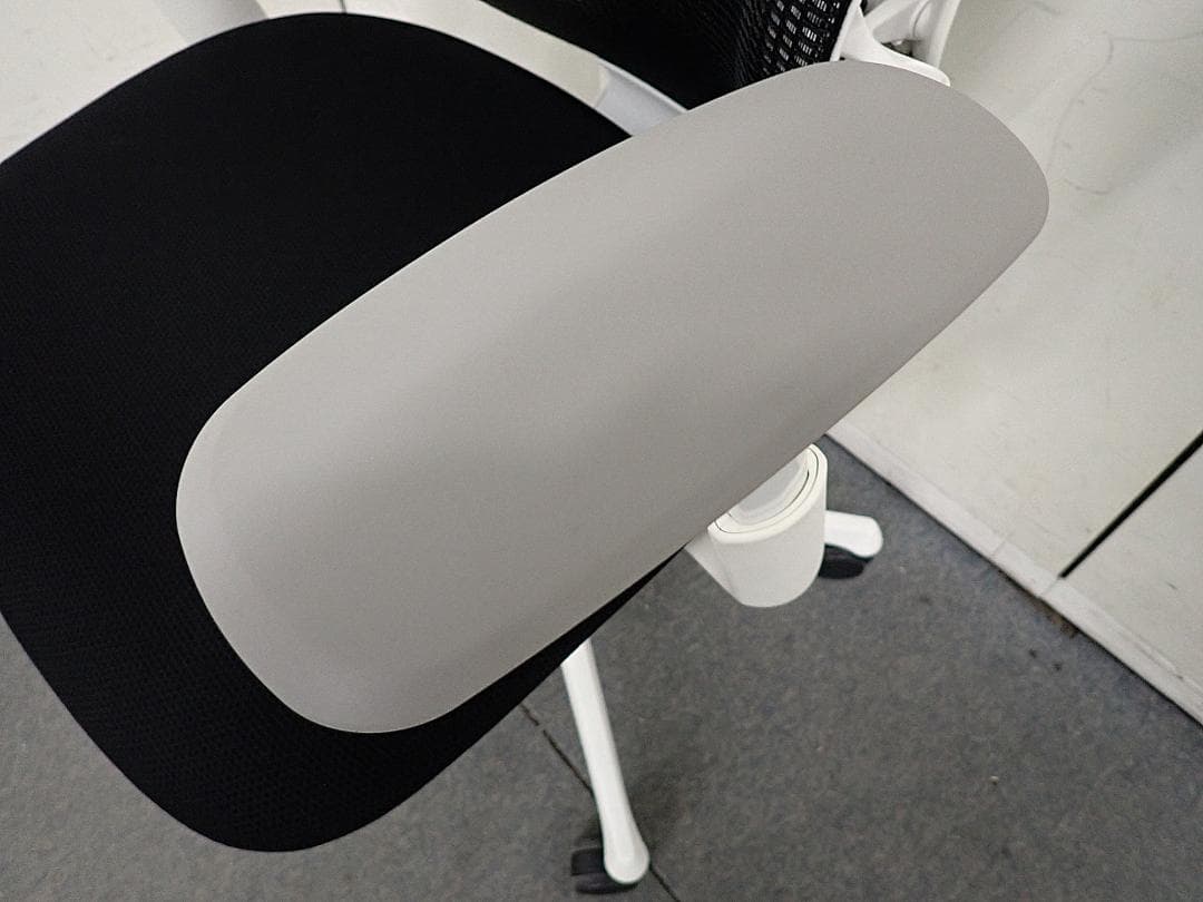 オカムラ シルフィチェア 22-1704