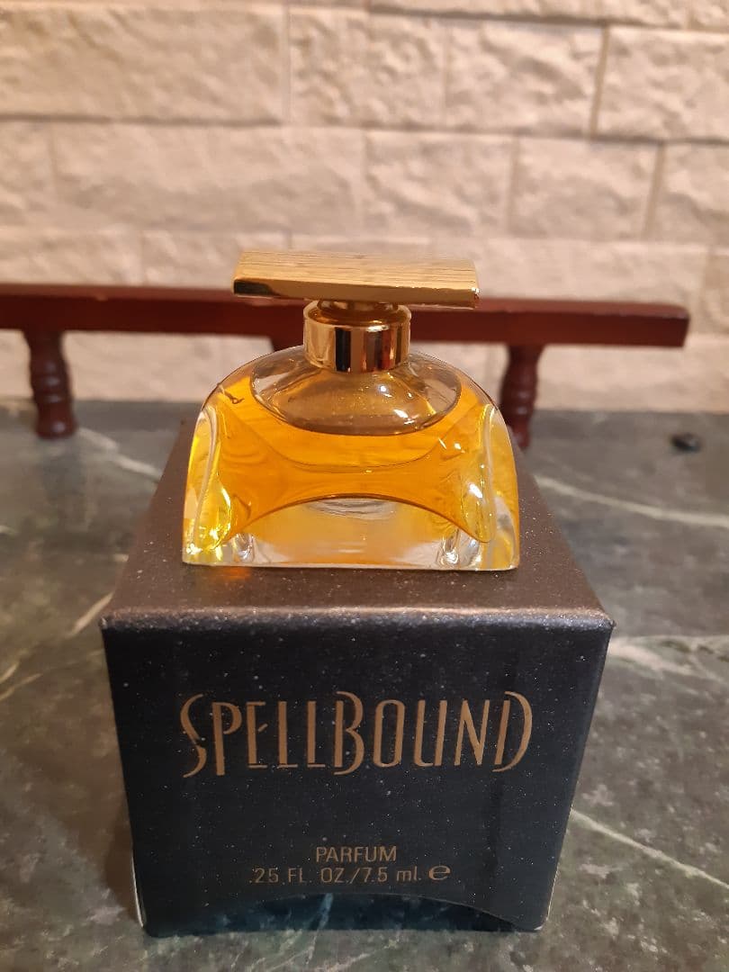 エスティローダー　SPELL BOUND PARFUM 7.5ml
