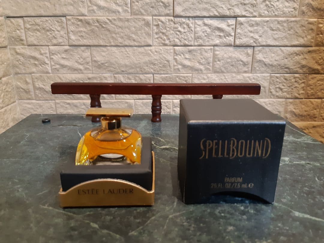 エスティローダー　SPELL BOUND PARFUM 7.5ml