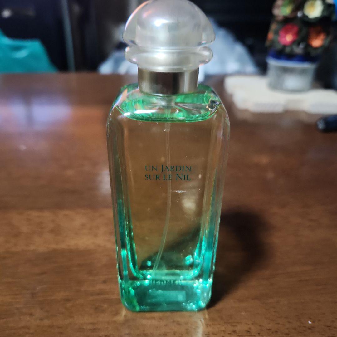 未使用 エルメス ナイルの庭 オードトワレ 100ml Amazon.co.jp: HERMES(エルメス) ナイルの庭100mlオードトワレスプレー