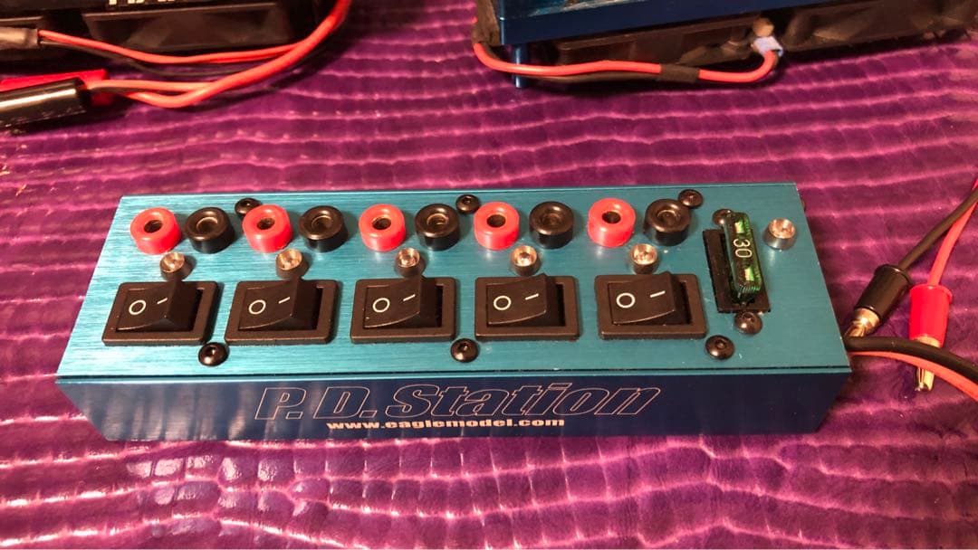 貴重】イーグルP.D.ステーション&バッテリヒートシンクスタンドx2