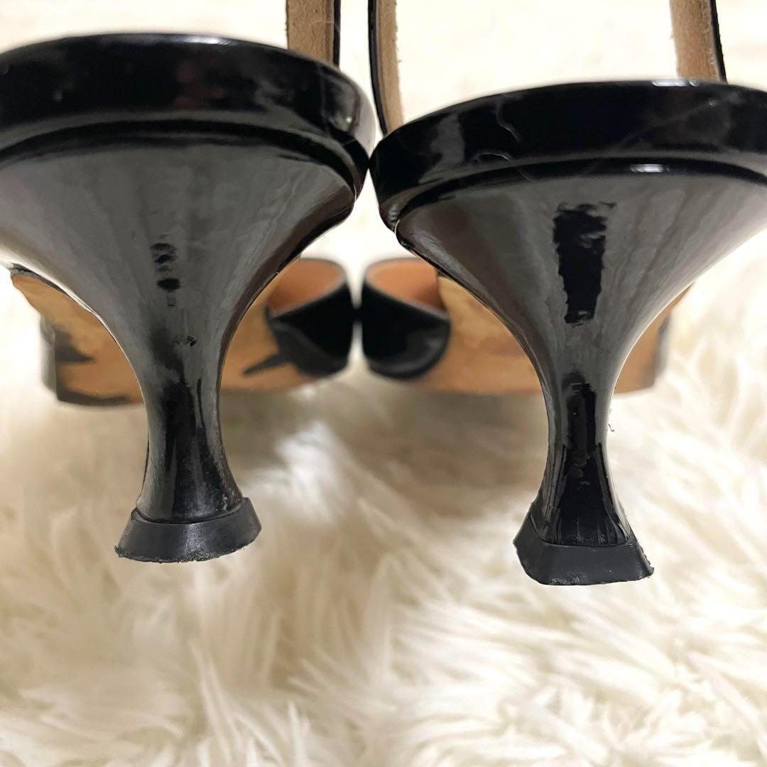 マノロブラニク パンプス キャロリン エナメル ポインテッドトゥ 22.5cm