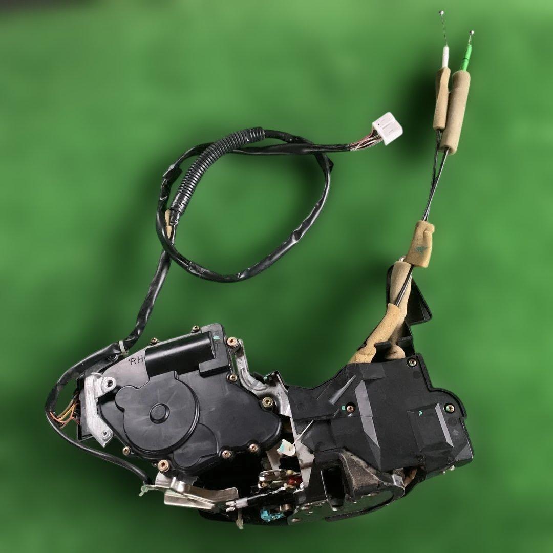トヨタ　セルシオ　30 31 後期　純正ドアロックアクチュエーター　右前　中古品 トヨタ セルシオ30 31 後期 ドアロックアクチュエーター 右後 リア