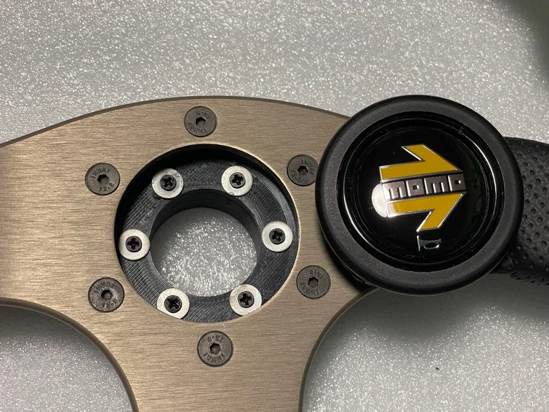 momo race & THRUSTMASTER T300用実車ハンドル変換ボス - メルカリ