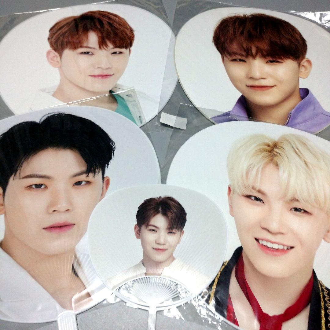 SEVENTEEN 公式うちわ ウジ 5つセット WOOZI セブチ 団扇 - メルカリ