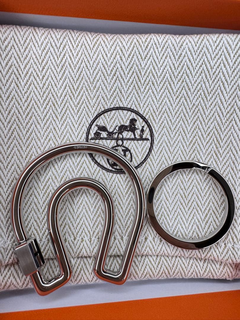 エルメス キーホルダー 《フェール・ア・シュヴァル》キーリング黒