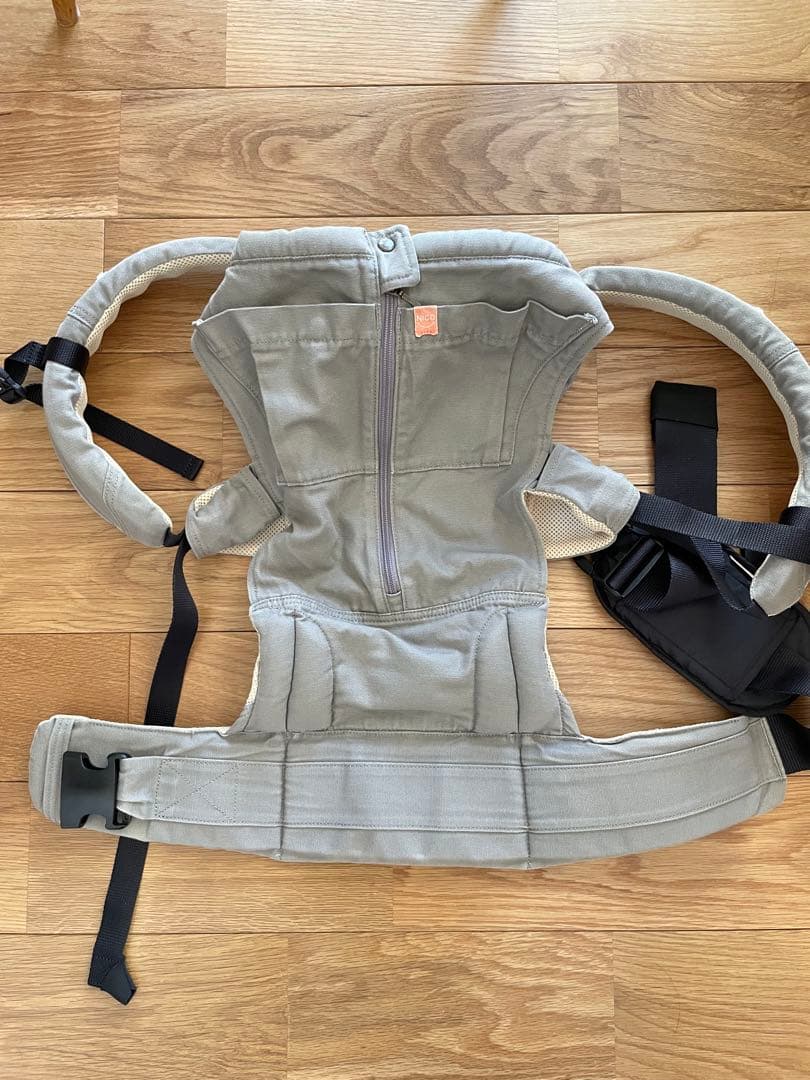 大幅値下げ キューズベリー 抱っこ紐 NICO グレージュ CUSE BERRY キューズベリー 抱っこ紐 NICO 抱っこひも だっこひも 日本製 メッシュ