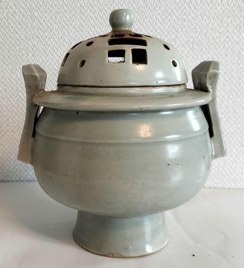 李朝　白磁香炉 李朝 白磁香爐（1392–1897 CE） | 入蘆花（ロカニイル）
