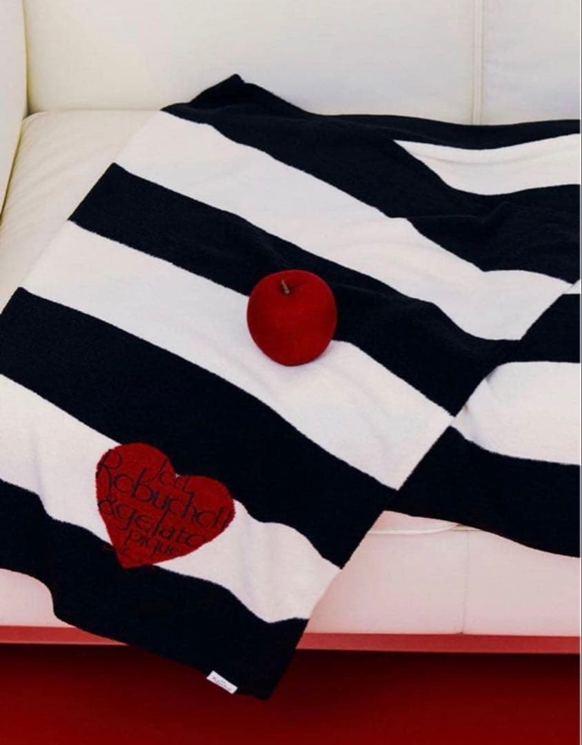 gelato pique JOEL ROBUCHON 山田涼介 ブランケット - メルカリ