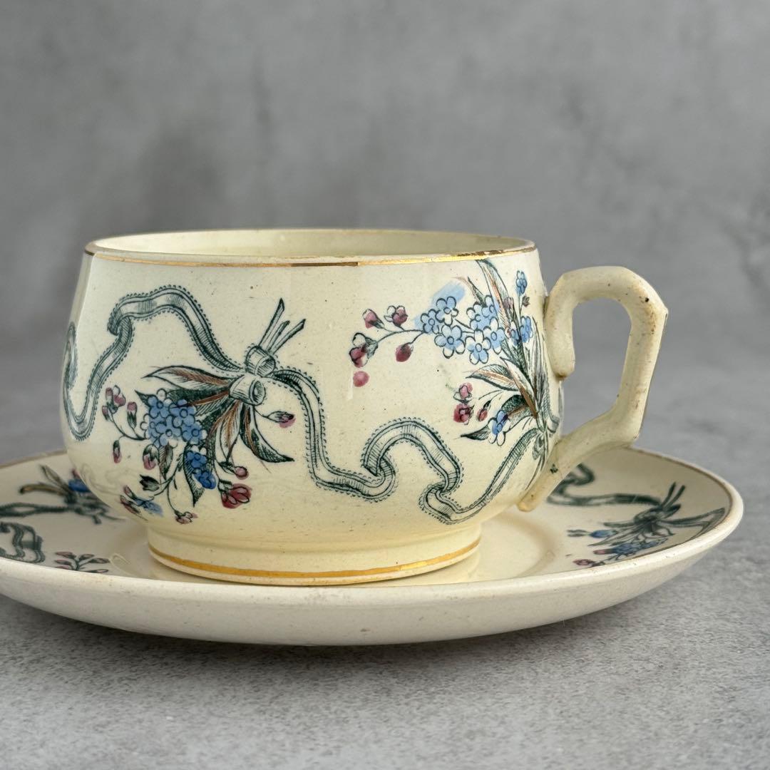 フランスアンティーク クレイユモントロー リボンと勿忘草 ティー