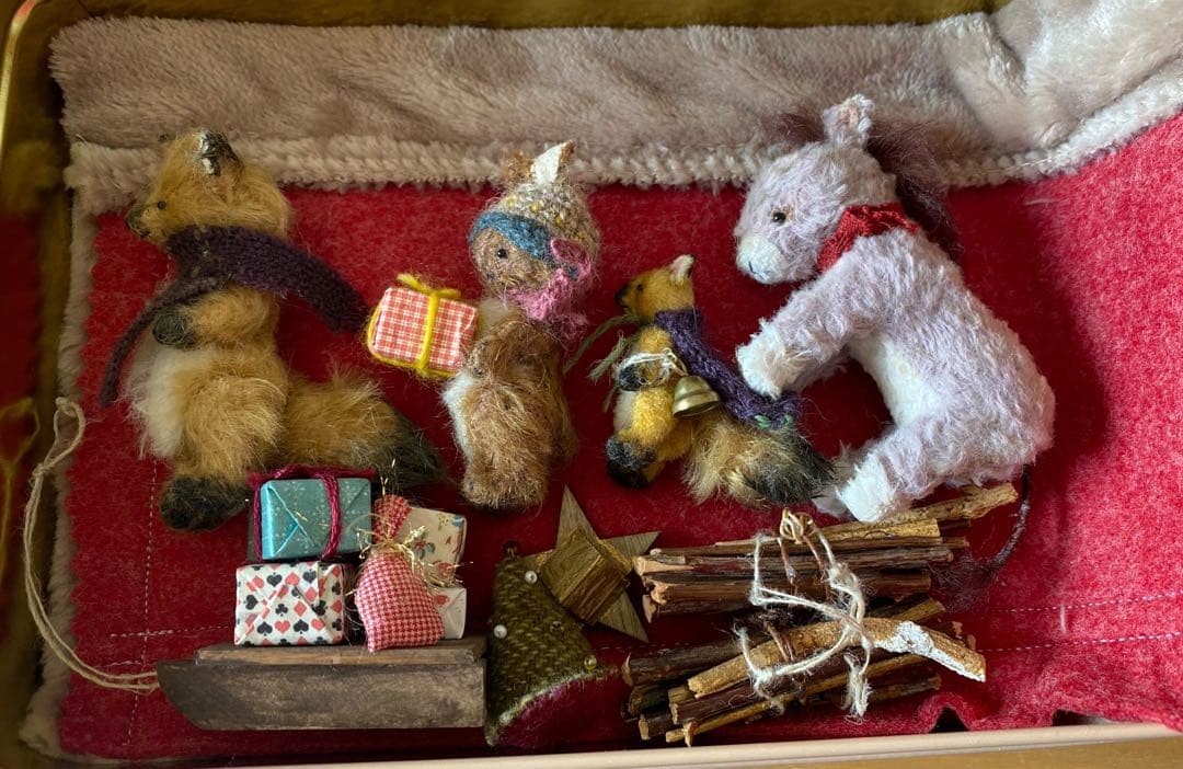 moriのえほん×三浦こずえコラボ作品　クリスマスの準備　ミニチュア　ぬいぐるみ