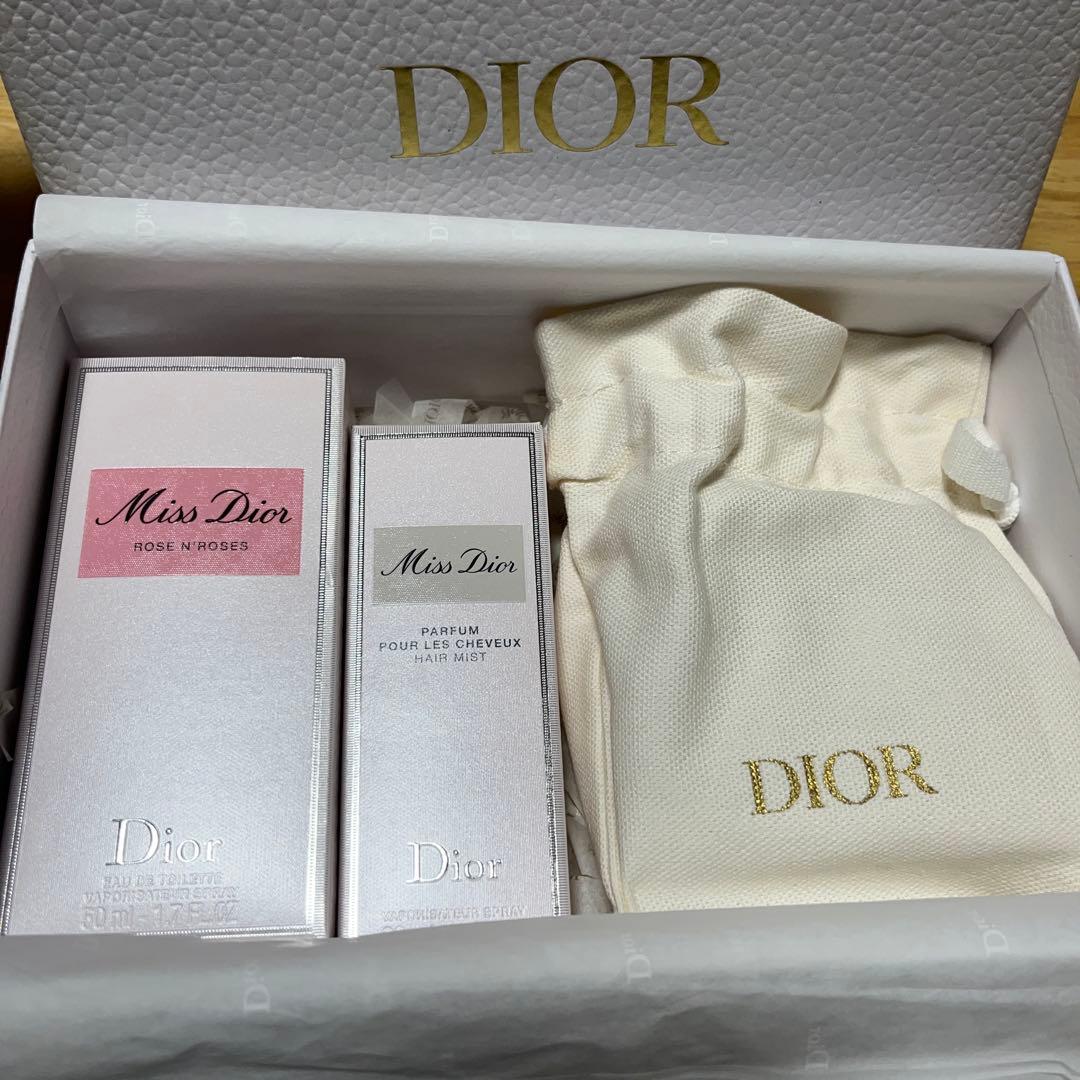 r*m様 Miss Dior ローズ&ローズスプレー　ヘアミスト　セット　香水 ディオール人気香水「ミス ディオール ローズ＆ローズ」がヘアミストに