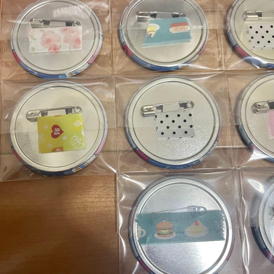 あんスタ 真 4周年 白スーツ 缶バッジ - メルカリ