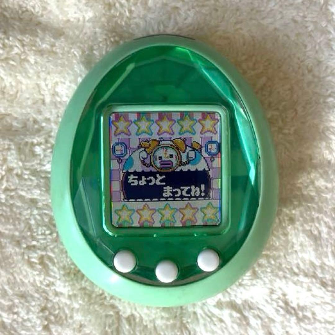 たまごっちiD グリーン 緑　ストラップ付き Amazon.co.jp: Tamagotchi iD グリーン(たまごっち アイディー