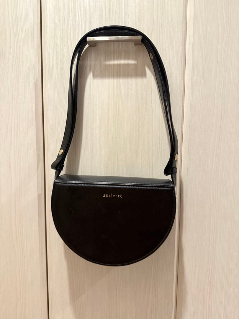最終値下げ　audette NUIT ショルダーバッグ　ブラック 美品 audette NUIT ショルダーバッグ ブラック レディース