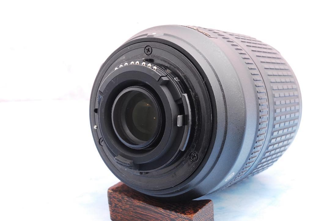 Nikon AF-S DX 18-105mm f3.5-5.6 VR★極美品