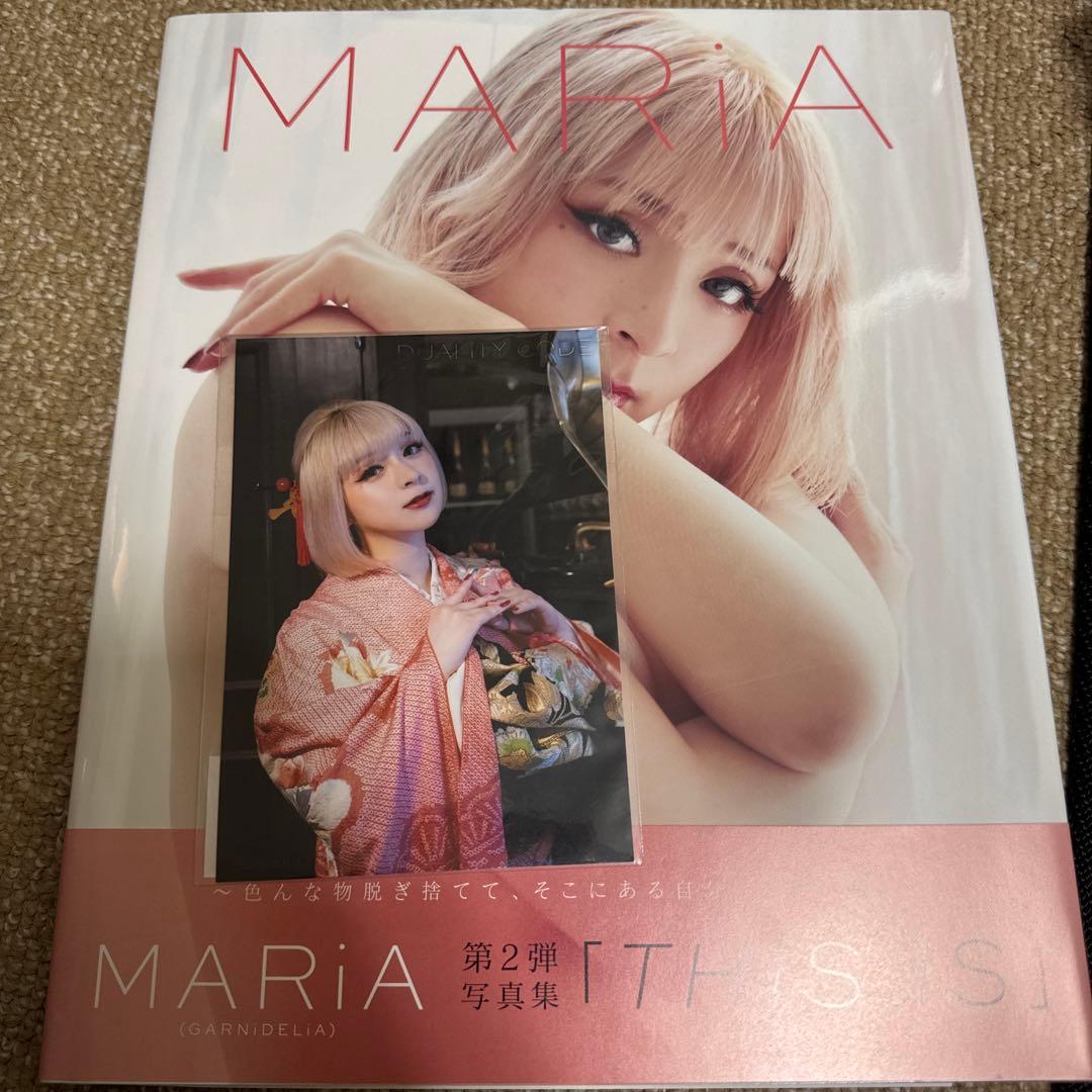サイン本・帯付き】MARiA 写真集 美依礼芽 THIS IS - メルカリ