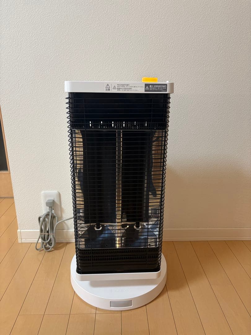 【美品】遠赤外線電気ヒーター セラムヒート 2021年製 CER11YS-W ダイキン 遠赤外線暖房機 セラムヒート CER11YS-W （マットホワイト