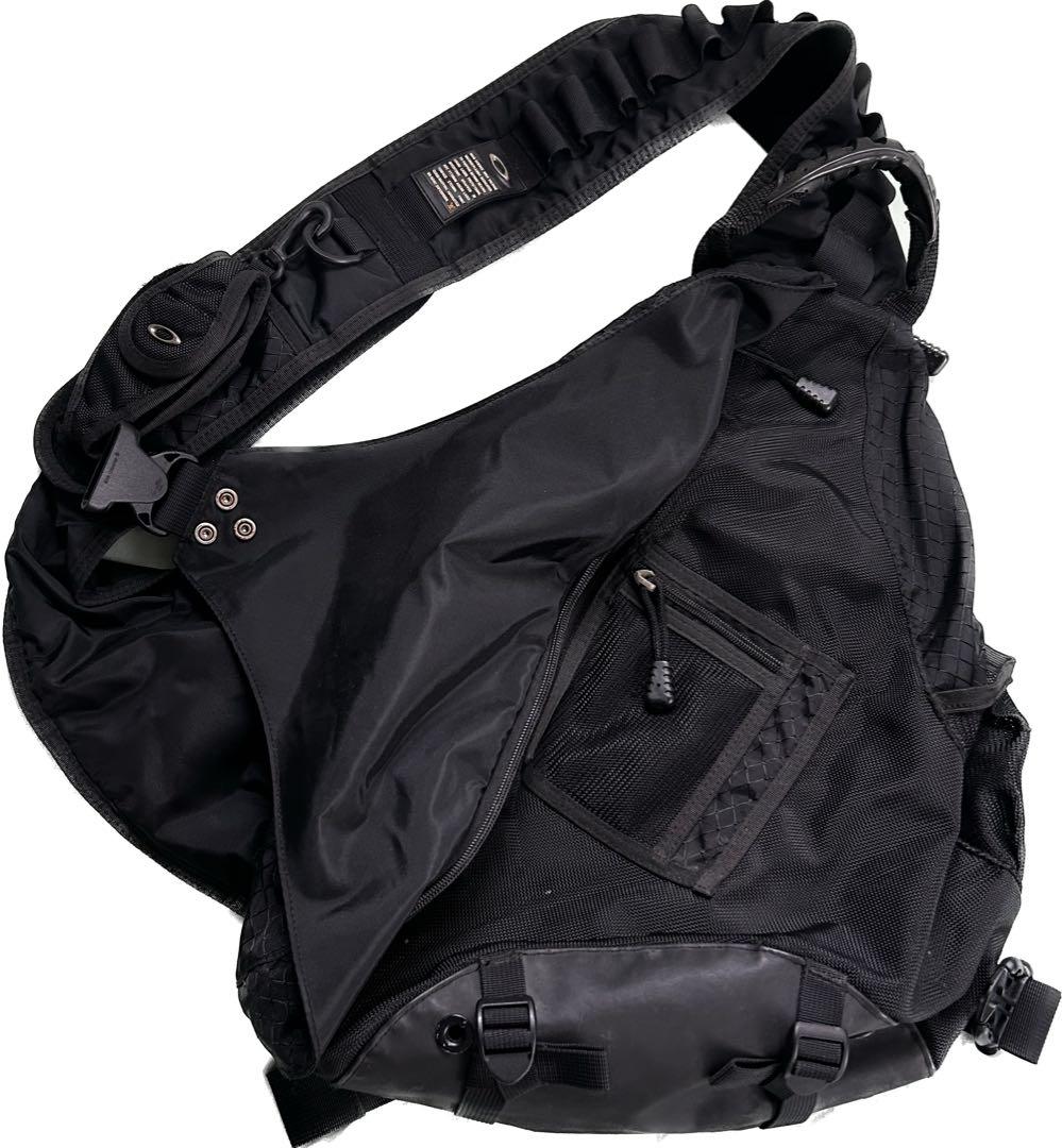 90s 00s OAKLEY オークリー ショルダーバッグ テックバック - メルカリ