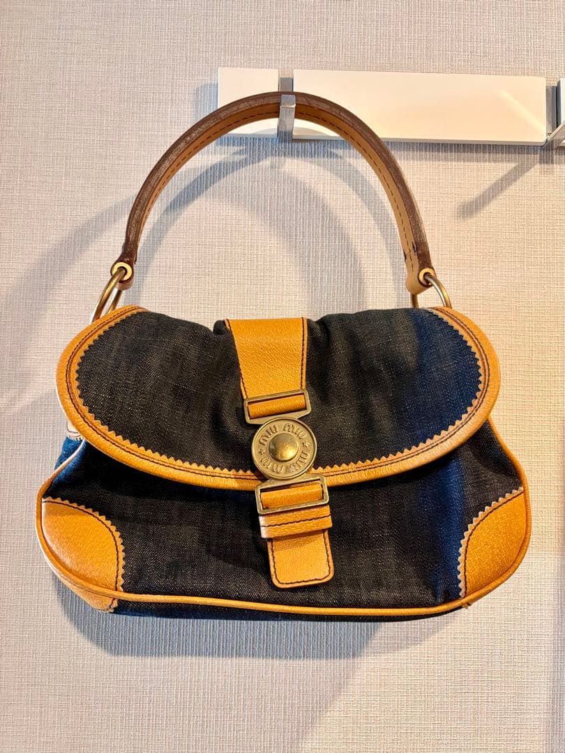ル*フ様 【miumiu】イタリア製・デニム異素材コンビバッグ ル*フ様 【miumiu】イタリア製・デニム異素材コンビバッグ - メルカリ