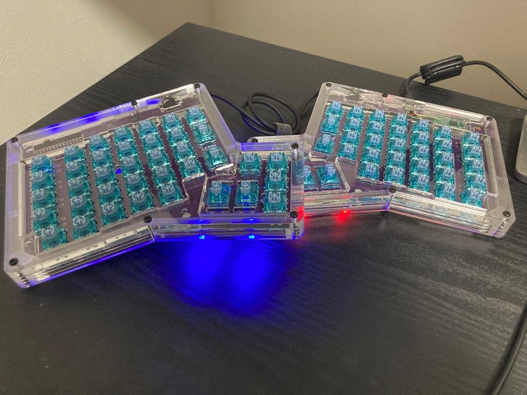 ErgoDox 分割型キーボード RGBアンダーグロー付 - メルカリ