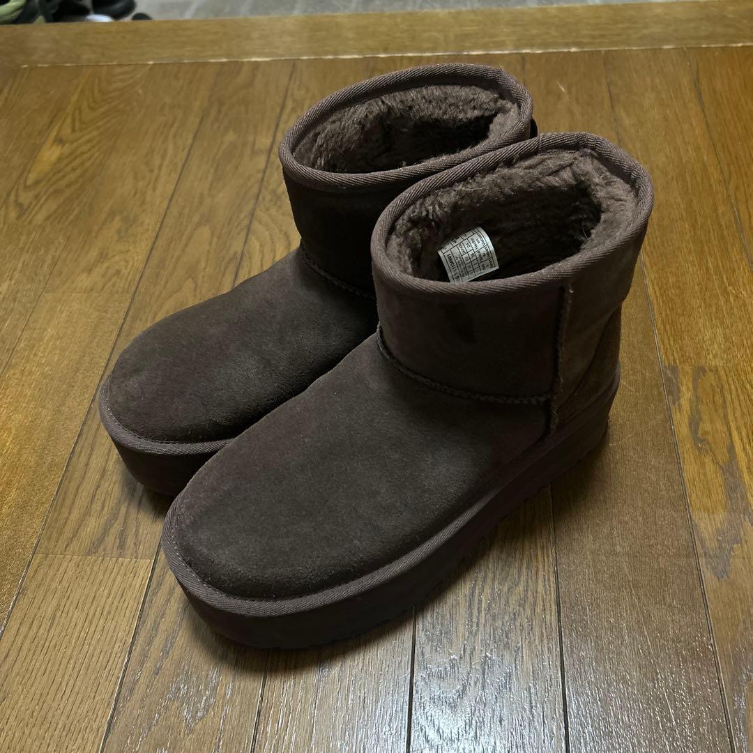 UGG クラシックミニプラットフォーム　ダークブラウン UGG Women's Classic Mini Platform - Burnt Cedar – Xtreme Boardshop