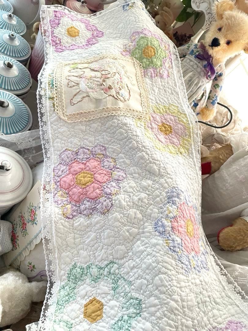 アンティークキルトロング＆ハンドメイド手刺繍ひつじちゃん·͜· ♡の