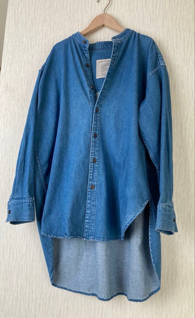 ビアズリー ノーカラーデニムシャツ ゆったりオーバーサイズ 春向き