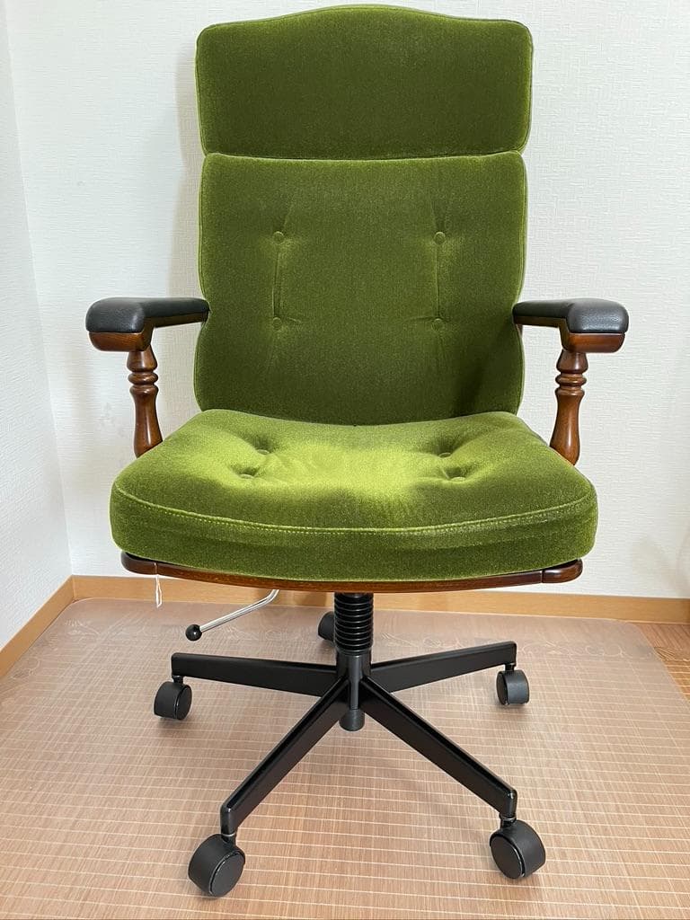 カリモク デスクチェア コロニアル モケットグリーン XC0640GK - メルカリ