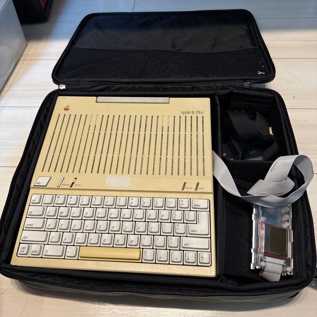 Apple IIc 本体＋フロッピーエミュレータ＋純正バッグ 動作未確認