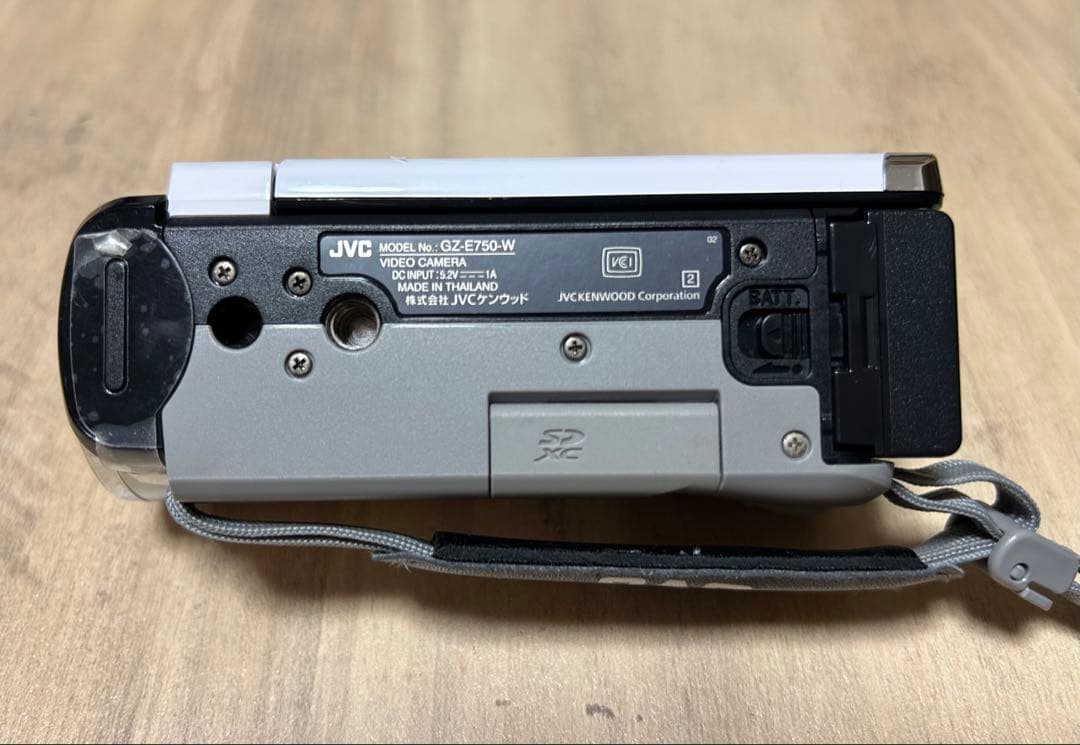JVC エブリオ GZ-E750-W ビデオカメラ