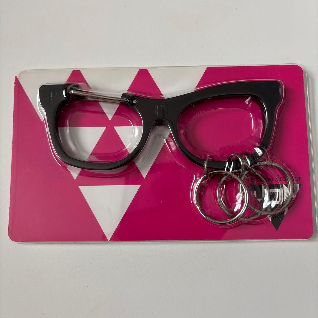 Perfume JPNツアーグッズ メガネ型カラビナ - メルカリ