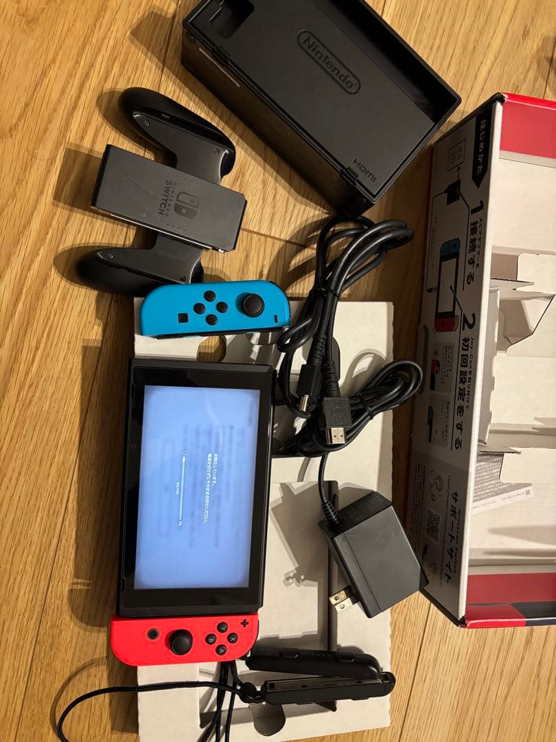 Nintendo Switch 本体 青・赤 Joy-Con付き - メルカリ