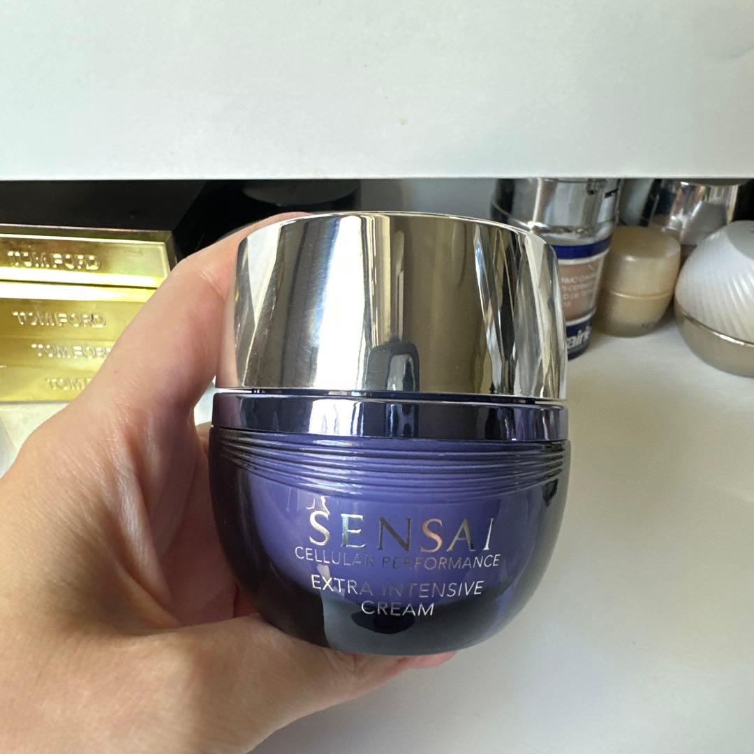 アイケア SENSAI Extra Intensive Cream 40ml Extra Intensive Cream | Moisturisers | Skincare | SENSAI Italy