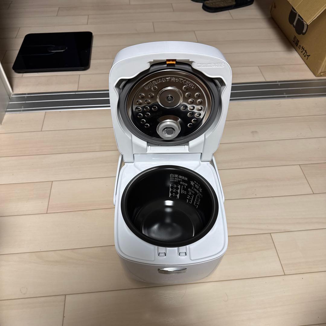 Mitsubishi 炊飯器 ホワイト 多機能 三菱（MITSUBISHI） 本炭釜 紬 炊飯器 0.09〜1.0L(0.5合〜5.5合) NJ