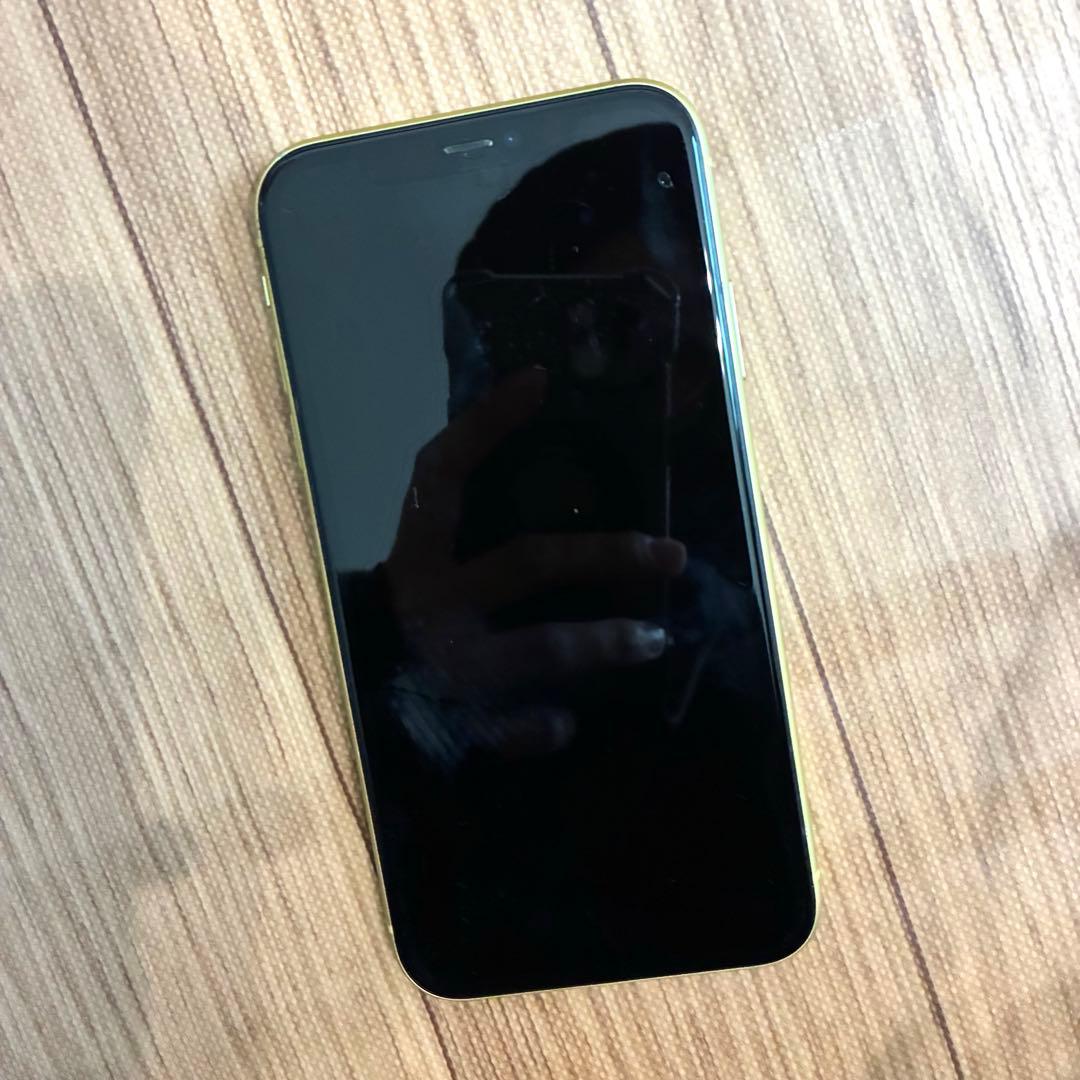 iPhone11 本体 液晶バグあり ジャンク 128GB イエロー 動作良好 - メルカリ