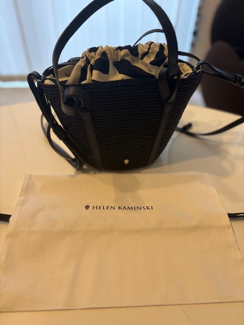 Helen Kaminski Bisou Mini Basket(黒) 2025 - メルカリ