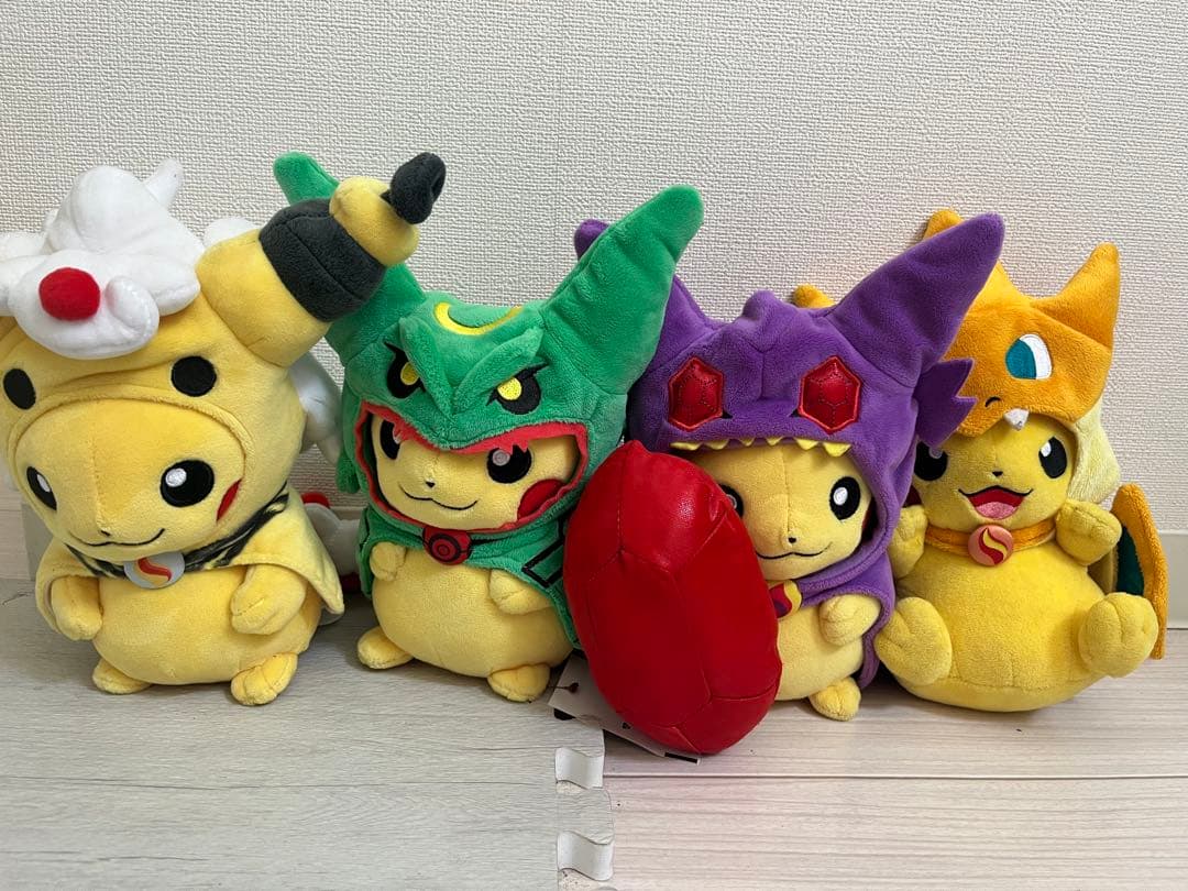 ポンチョを着たピカチュウ ぬいぐるみ 4体セット 650367540.jpg?1558079402