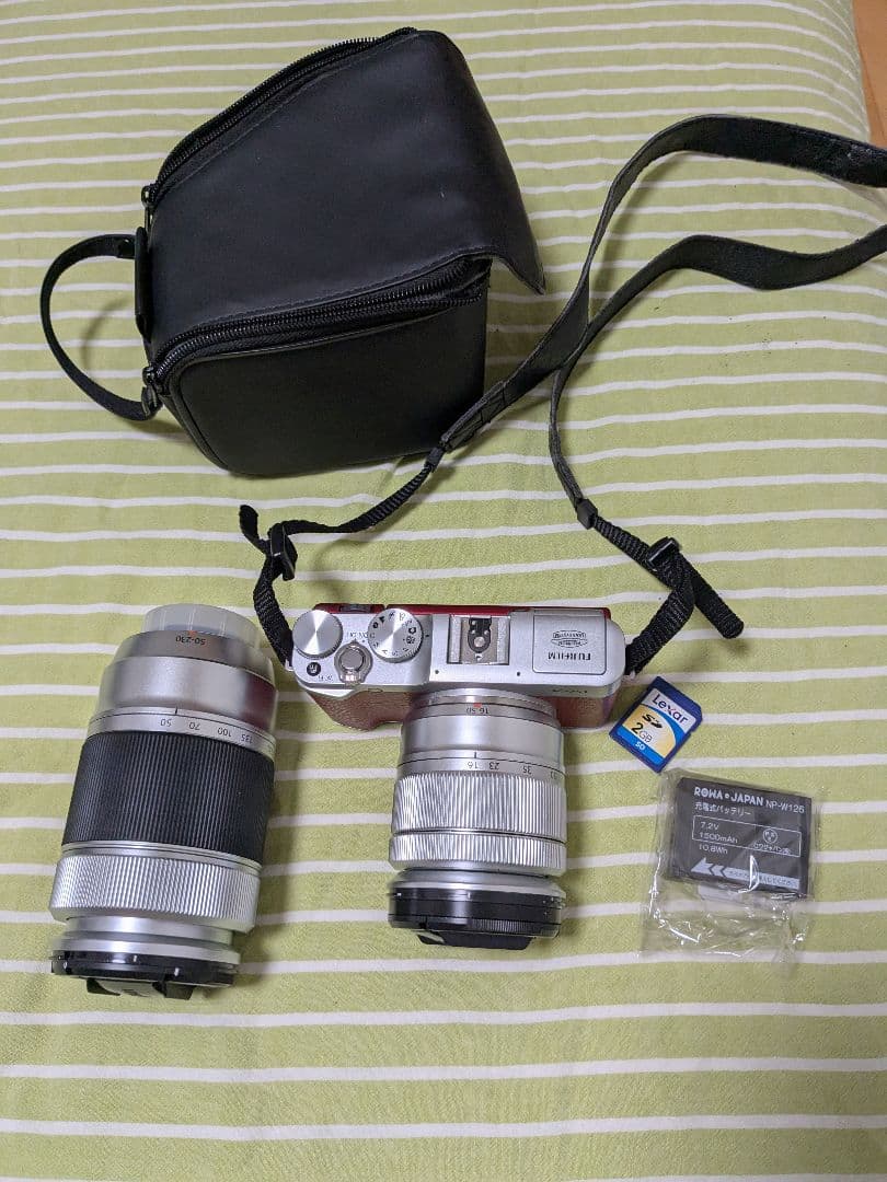 富士フイルム X-A1 ミラーレスカメラ16-50、 50-230mmレンズ付き 富士フイルム Xシステム FUJIFILM X-A1 16-50mm 50-230mm ダブルズーム