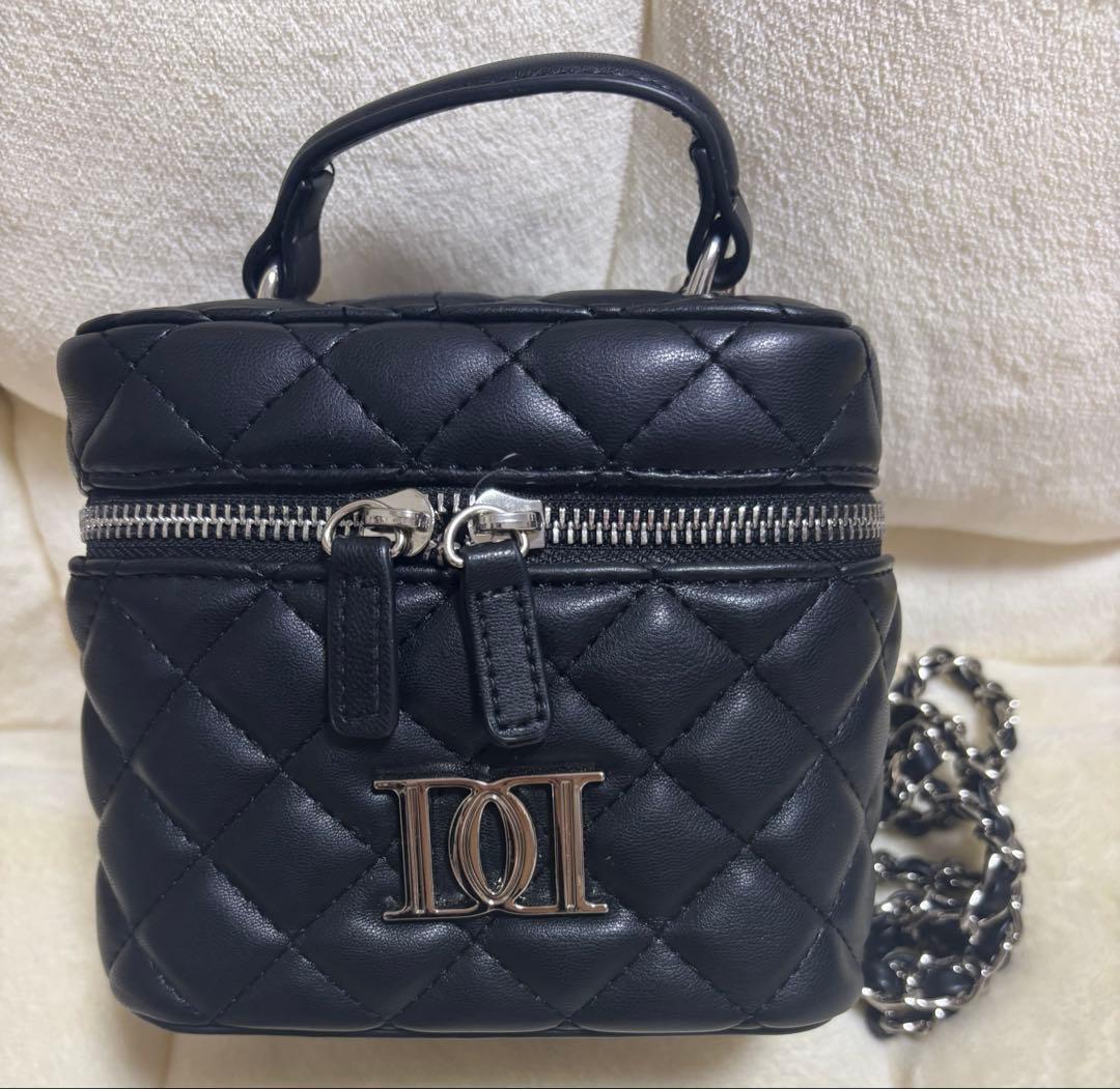 ダーリッチ スクエアキルティングミニバック シルバーパーツ ブラック ダーリッチ Darich 【シルバーパーツ】キルティングスクエアミニバッグ