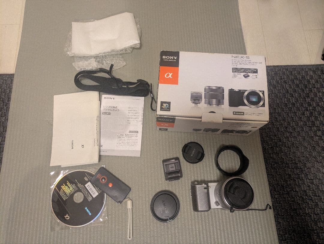 SONY NEX-5 標準ズーム(18-55mm)　バッテリー二つ付属 Amazon.co.jp: SONY ミラーレス一眼 α NEX-5 ダブルズームレンズキット