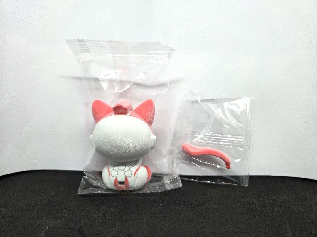 ウルトラマン猫猫 ウルトラマンオメガ フロッキーフィギュア 中国限定