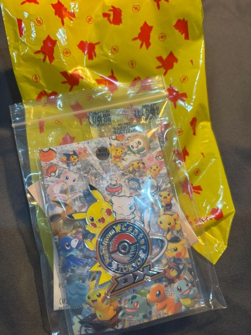 ポケモンセンタートウキョーDX ロゴピンズ ピカチュウ&ミュウ ポケセン