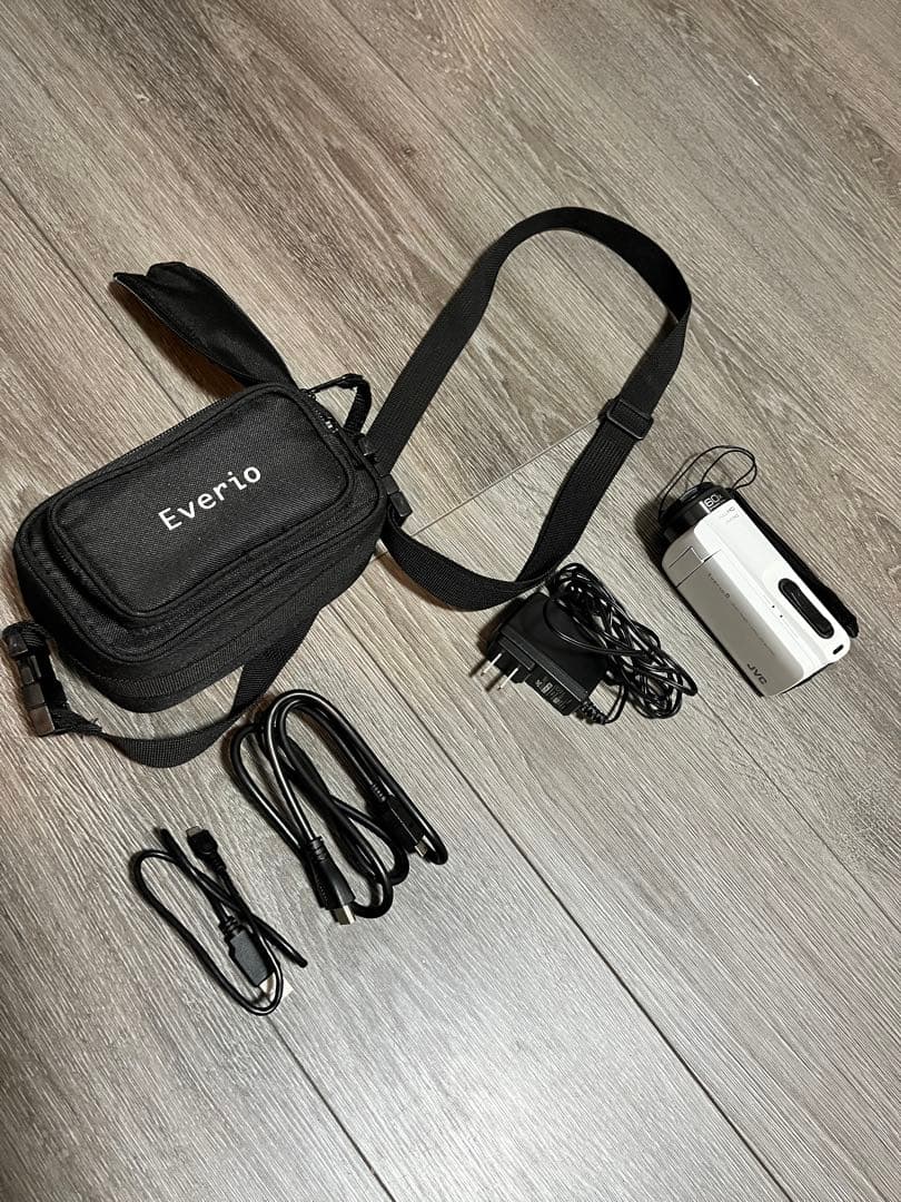 JVC Everio Rエブリオ　白GZ-R470ビデオカメラ JVCケンウッド ハイビジョンメモリームービー Everio R GZ-R470-W