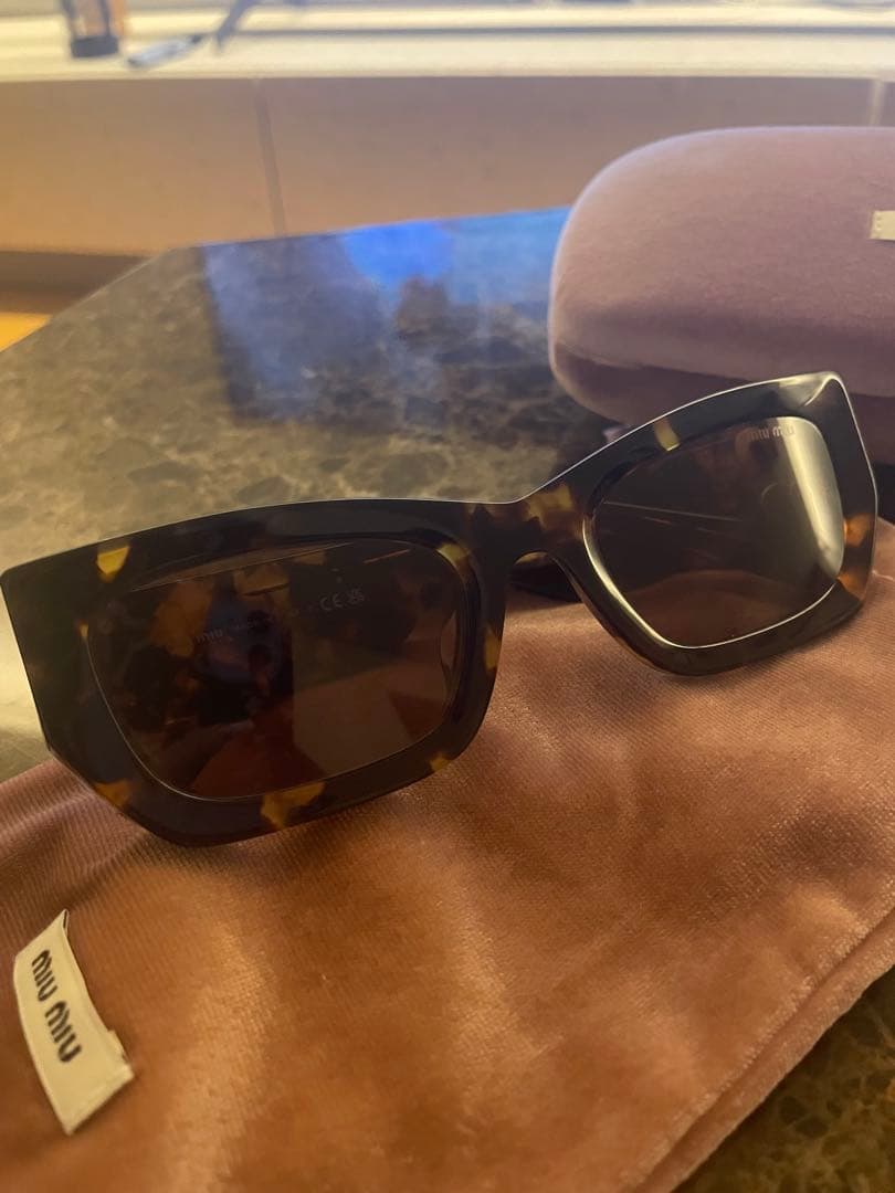 （新品正規品）miu miu ブラウン サングラス ケース付き Miu Miu ミュウミュウ ブラウン サングラス ケース付き ブロック柄