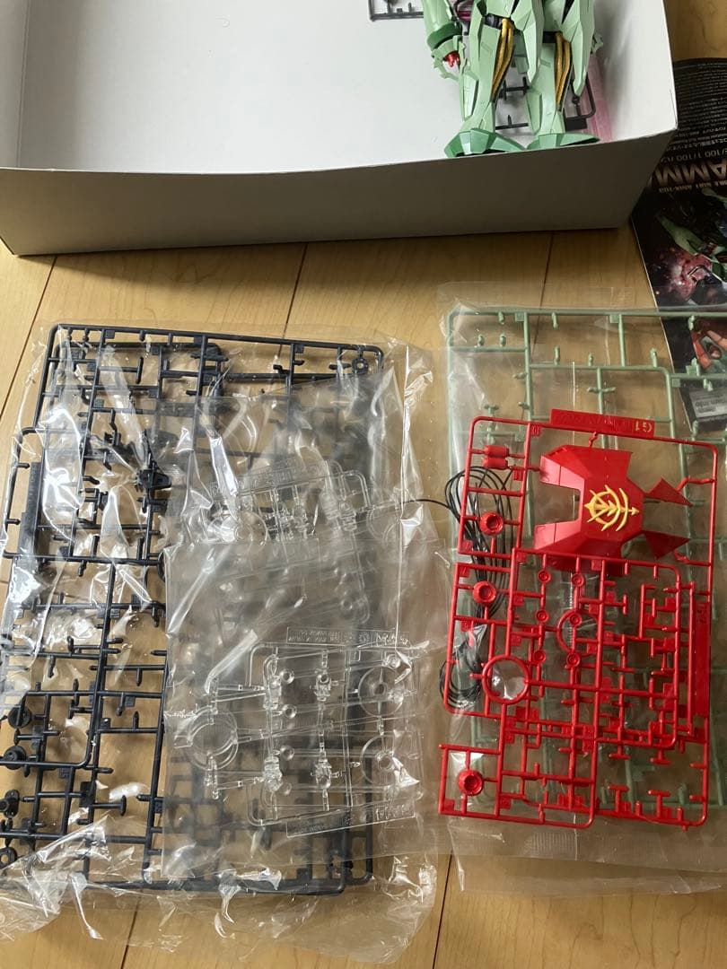 RE/100 1/100 AMX-103 ハンマ・ハンマ 組み立て途中 - メルカリ
