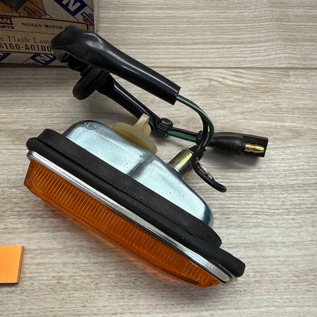 ペ*シ様 （9）Nissan Side Flash Lamp 26160-A01 - パーツ安価