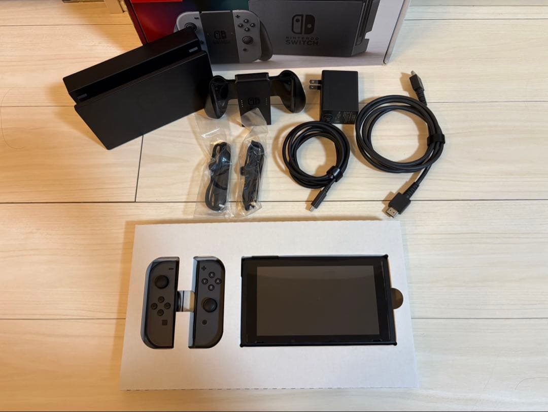 Nintendo Switch 本体 付属品完備 箱あり Nintendo Switch 新品 任天堂 Joy-Con (L) (R) グレー/スイッチ本体